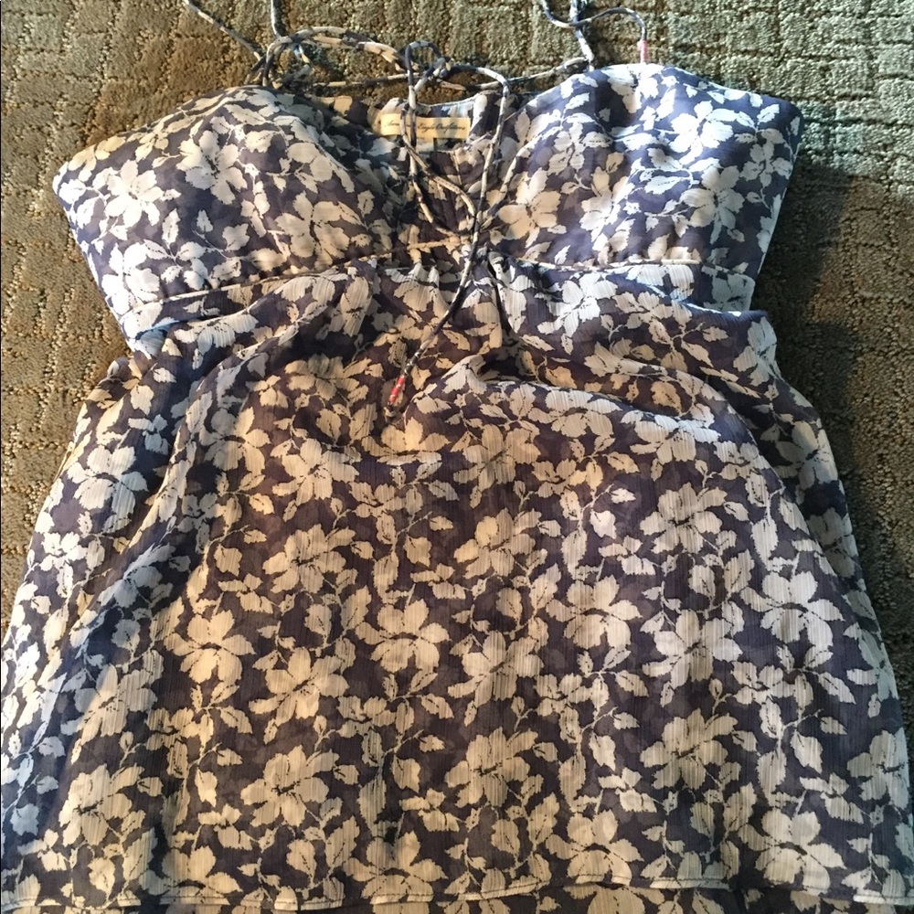 American Eagle Outfitters, Cute. Lightweight top.